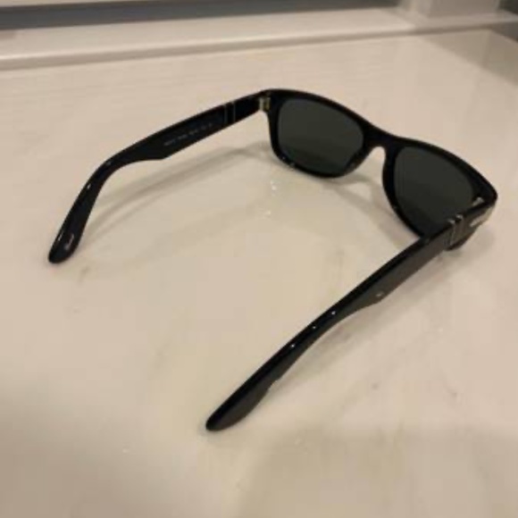 Polarized Persol Sunglasses (black)